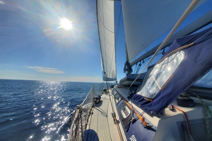 Hire Sailboat Jeanneau Sun Fizz Bandol