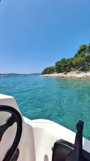 Sveti Filip I Jakov Motorboat Adria 500 alt tag text