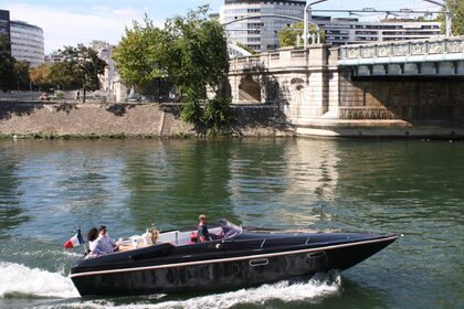 Rental Motorboat BLACK SWAN I Paris