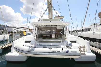 Charter Catamaran Catana Group Bali 4.2 - 4 + 1 cab. Marina Frapa