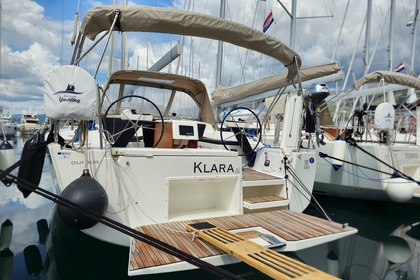 Hyra båt Segelbåt Dufour Dufour 390 Grand Large Kaštel Gomilica