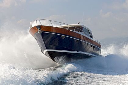 Hire Motor yacht Apreamare 54 Sorrento