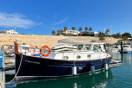 Rental Motorboat Myabca 32 Fornells, Minorca