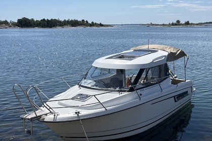 Charter Motorboat Jeanneau Merry Fisher 755 Stockholm