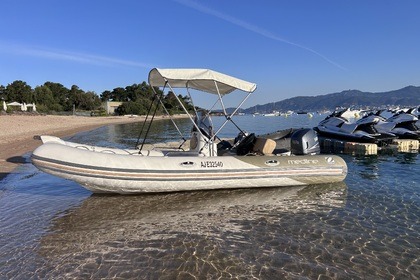 Miete Motorboot Zodiac Medline 550 Pietrosella
