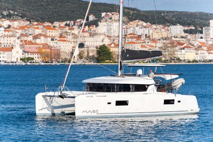 Rental Catamaran Lagoon-Bénéteau Lagoon 42 - 4 + 2 cab. Šibenik