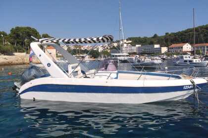Charter Motorboat Speeder 680 Open Hvar