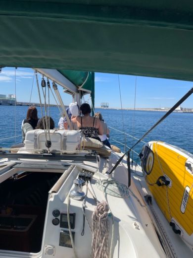 Alicante Sailboat Beneteau Oceanis 321 alt tag text