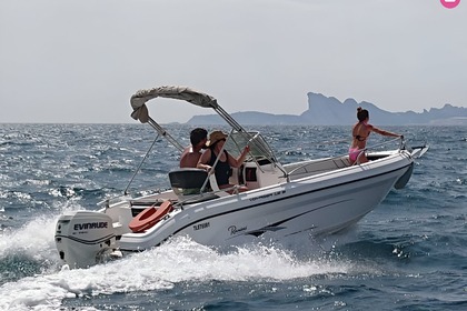 Hire Motorboat Ranieri Voyager 19 S Saint-Cyr-sur-Mer
