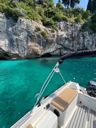 Dubrovnik Without license The Ultimate Luxury private sundeck boat without skipper - No license alt tag text