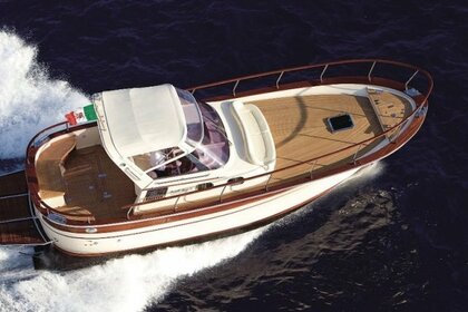 Noleggio Barca a motore FRATELLI APREA Sorrento 32 Positano