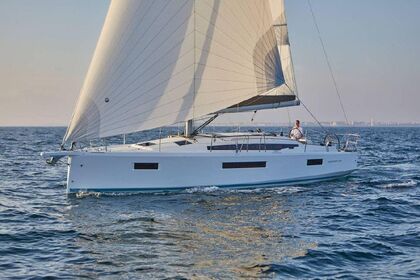 Hire Sailboat Jeanneau Sun Odyssey 410 Cannigione