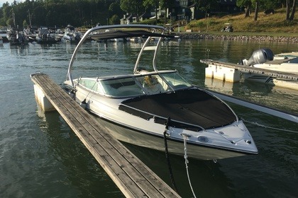 Hyra båt Motorbåt Crownline 21SS Gustavsberg