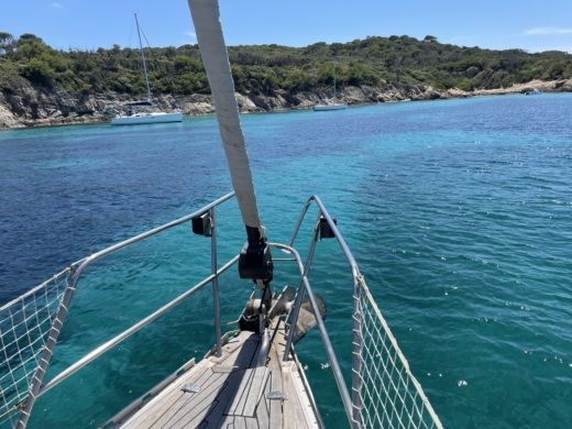 Hyères Sailboat Jeanneau Sun Kiss 47 alt tag text