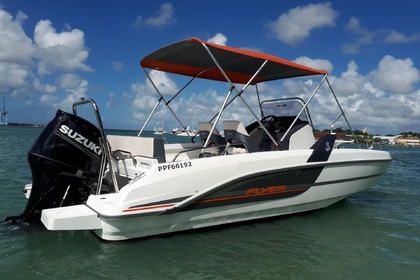 Hire Motorboat BENETEAU Flyer 6.6 spacedeck Le Gosier