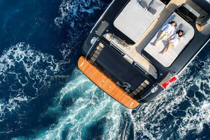 Location Yacht à moteur Cantiere Navale Arno Leopard Cannes