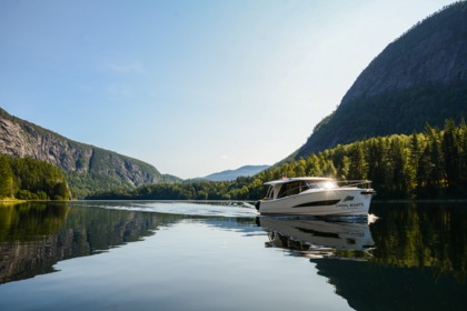 Charter Motorboat Greenline Yachts 39 Porsgrunn