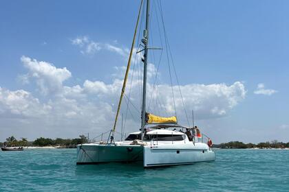 Charter Catamaran Fountaine Pajot Lavezzi 40 Cartagena