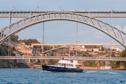 Aluguel Lancha Beneteau Swift Trawler 42 Porto