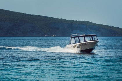 Charter Motorboat Enzo 35 Komiža