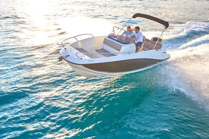 Rental Motorboat Quicksilver Activ 605 Sundeck Marseille