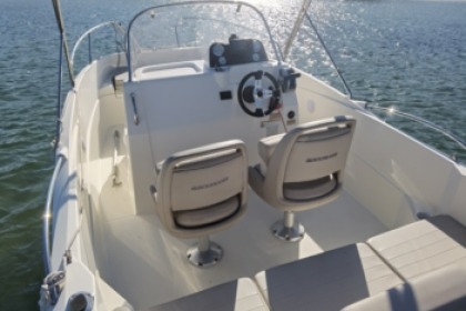 Rental Motorboat Quicksilver Activ 605 Open Martigues