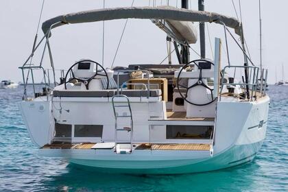 Charter Sailboat Dufour Dufour 520 Grand Large Toulon