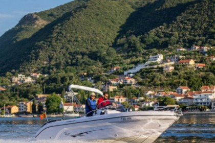 Rental Motorboat Ranieri Voyager 23S Herceg Novi