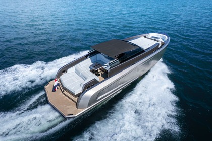 Charter Motorboat Vanquish Yachts Vanquish 45 Port Grimaud