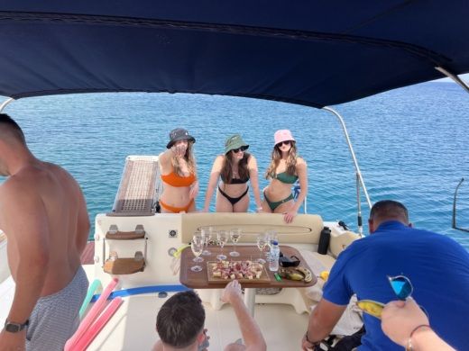 Rodos Motorboat Cranchi Zaffiro 32 alt tag text