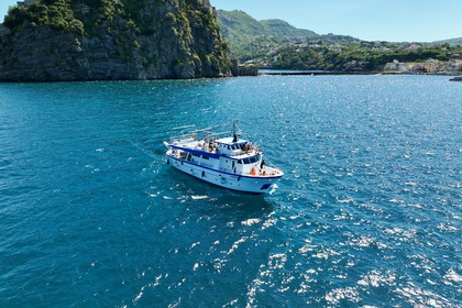 Noleggio Barca a motore Cantiere Marchetti MotoNave Forio