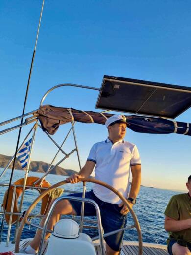 Athene Sailboat Beneteau Oceanis 43 alt tag text