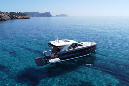 Noleggio Barca a motore Jeanneau db43 Santa Eulalia del Río