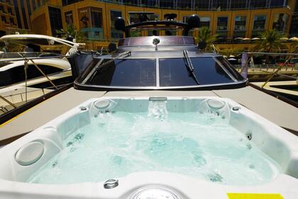 Чартер Моторная яхта Luxury Custom Yacht 95 Ft Дубай