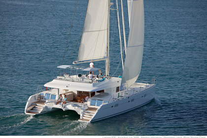 Charter Catamaran Lagoon-Bénéteau Lagoon 620 - 6 + 2 cab. Le Marin