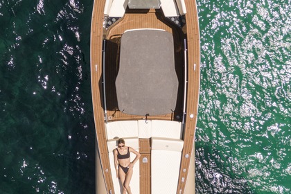 Charter Motorboat LILYBEUM LEVANZO 25 Marsala