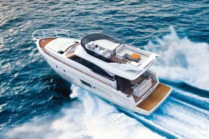 Charter Motorboat Bavaria Virtess 420 Fly Stockholm