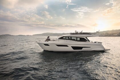 Alquiler Yate Ferretti 500 Marina Lav