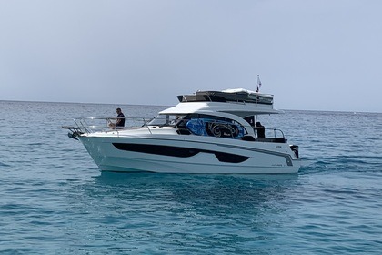 Charter Motorboat Beneteau Antares 11 fly Ajaccio