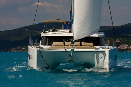 Rental Catamaran Fountaine Pajot ISLA Cannes