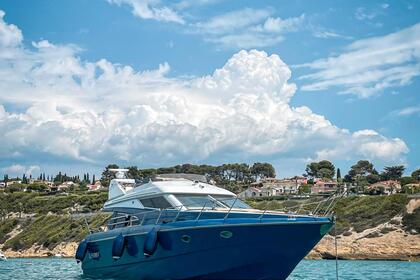 Charter Motorboat Sunseeker CARIBBEAN Saint-Tropez