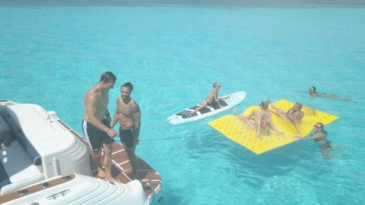 Κανκούν Motorboat Sea Ray Express Bridge alt tag text