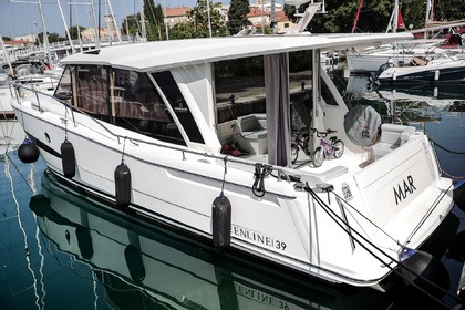 Hire Motor yacht Greenline Yachts Greenline 39 Biograd na Moru