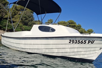 Hire Boat without licence  Adria 500 cabin Pula