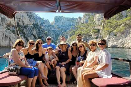 Miete Motorboot PANTASSO Bateau en bois / Vedette à passagers Cassis