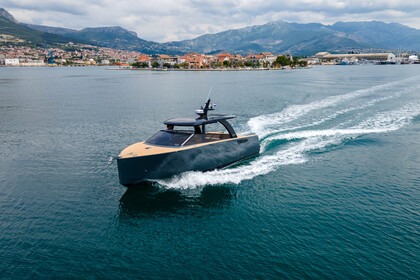 Czarter Łódź motorowa Colnago Colnago 38 Cabin Split