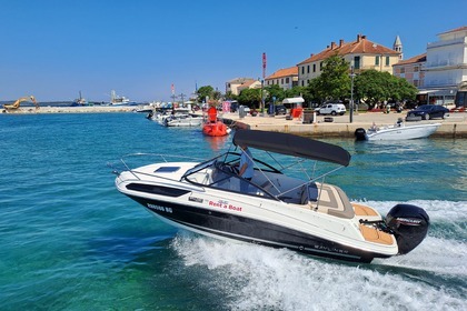 Czarter Łódź motorowa Bayliner VR5 Cuddy OB/2024 Model Year Biograd na Moru