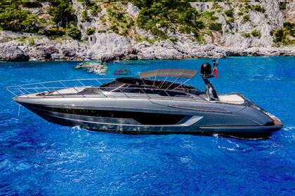 Noleggio Yacht a motore Riva RIVA 56 RIVALE Capri