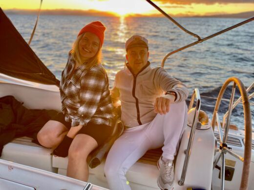 Athene Sailboat Beneteau Oceanis 43 alt tag text