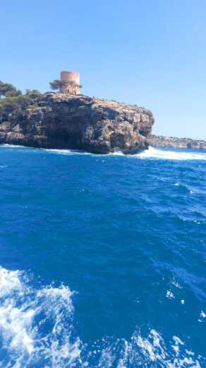 S’Arenal Motorboat Karnic SL800 alt tag text